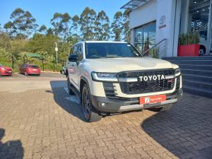 Toyota Land Cruiser 300 3.3D GR-Sport - Image 1