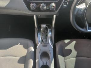 Toyota Corolla Cross 1.8 Xi - Image 12