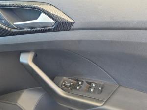 Volkswagen T-CROSS 1.0 TSI Life DSG - Image 14