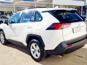 Toyota RAV4 2.0 GX CVT - Image 12