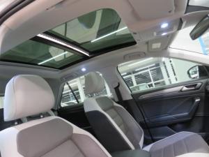 Volkswagen T-ROC 2.0 TSI Design 4MOT DSG - Image 20