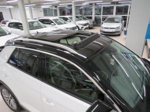 Volkswagen T-ROC 2.0 TSI Design 4MOT DSG - Image 23