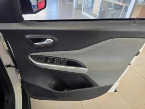 Nissan Magnite 1.0 Visia AMT - Image 14