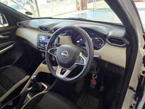 Nissan Magnite 1.0 Visia AMT - Image 8