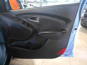 Hyundai iX35 2.0 Premium - Image 11