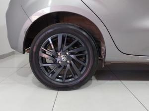 Toyota Vitz 1.0 XR manual - Image 9
