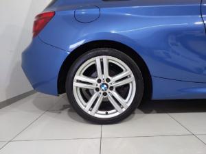 BMW 3 Series 320i - Image 8
