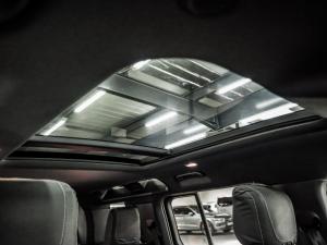 Land Rover Defender 110 D300 X-Dynamic HSE - Image 19