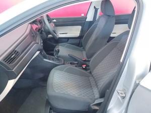 Volkswagen Polo sedan 1.6 manual - Image 11
