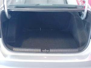 Volkswagen Polo sedan 1.6 manual - Image 21