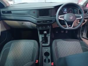 Volkswagen Polo sedan 1.6 manual - Image 8