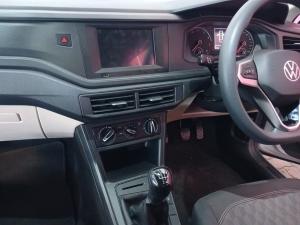 Volkswagen Polo sedan 1.6 manual - Image 9