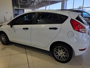 Ford Fiesta 5-door 1.4 Ambiente (aircon+audio) - Image 4