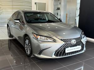 Lexus ES 300h EX - Image 3