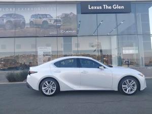 Lexus IS 300h SE - Image 10