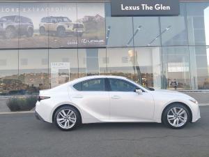 Lexus IS 300h SE - Image 5