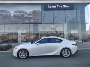 Lexus IS 300h SE - Image 6