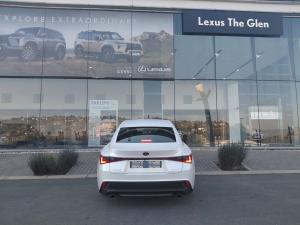 Lexus IS 300h SE - Image 8