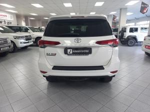 Toyota Fortuner 2.4GD-6 manual - Image 6