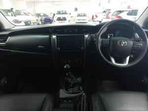 Toyota Fortuner 2.4GD-6 manual - Image 7