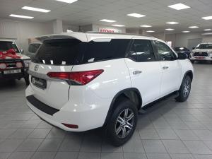 Toyota Fortuner 2.4GD-6 manual - Image 2
