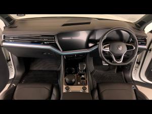 Volkswagen Touareg V6 TDI Executive R-Line - Image 6