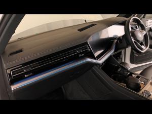Volkswagen Touareg V6 TDI Executive R-Line - Image 7