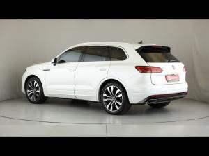 Volkswagen Touareg V6 TDI Executive R-Line - Image 8