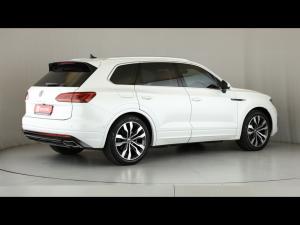 Volkswagen Touareg V6 TDI Executive R-Line - Image 2