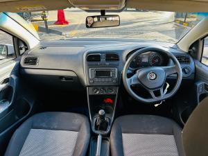 Volkswagen Polo sedan 1.6 Trendline - Image 3