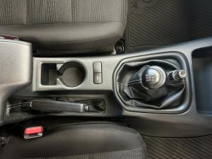 Toyota Hilux 2.4GD-6 single cab Raider manual - Image 12
