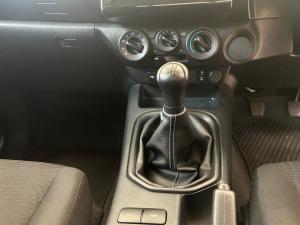 Toyota Hilux 2.4GD-6 single cab Raider manual - Image 13