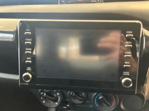 Toyota Hilux 2.4GD-6 single cab Raider manual - Image 14