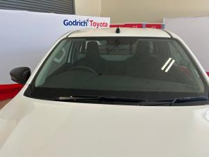 Toyota Hilux 2.4GD-6 single cab Raider manual - Image 15
