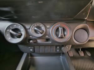 Toyota Hilux 2.4GD-6 single cab Raider manual - Image 16