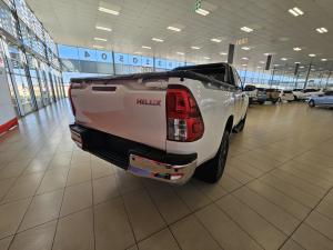 Toyota Hilux 2.4GD-6 single cab Raider manual - Image 2