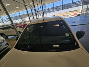 Toyota Hilux 2.8GD-6 Xtra cab Legend manual - Image 15