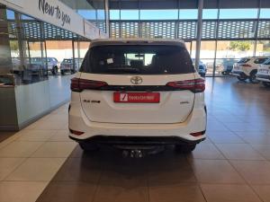 Toyota Fortuner 2.4GD-6 4X4 automatic - Image 5