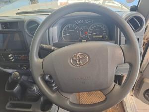 Toyota Land Cruiser 79 4.0PS/C - Image 8