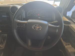 Toyota Land Cruiser 79 2.8 GD-6D/C automatic - Image 8