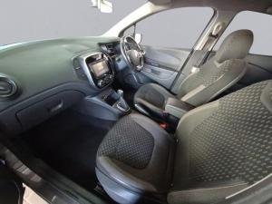 Renault Captur 1.2T Dynamique EDC 5-Door - Image 3