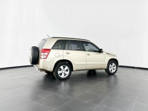 Suzuki Grand Vitara 2.4 - Image 4