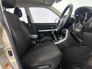 Suzuki Grand Vitara 2.4 - Image 9