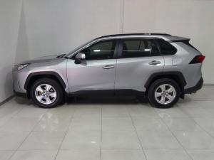 Toyota RAV4 2.0 GX auto - Image 2