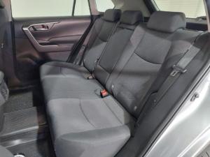 Toyota RAV4 2.0 GX auto - Image 8