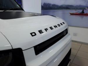 Land Rover Defender 90 D300 X-Dynamic SE - Image 13