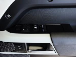 Land Rover Defender 90 D300 X-Dynamic SE - Image 23