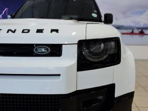 Land Rover Defender 90 D300 X-Dynamic SE - Image 25