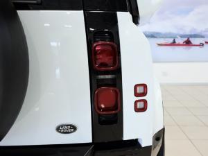 Land Rover Defender 90 D300 X-Dynamic SE - Image 26