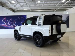 Land Rover Defender 90 D300 X-Dynamic SE - Image 4